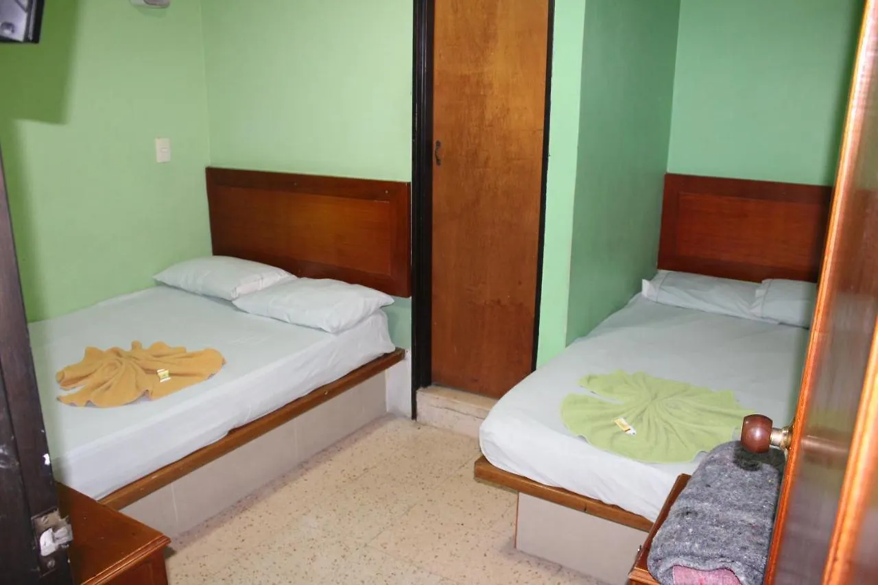Hotel California Itagüí 0*,  Colombia